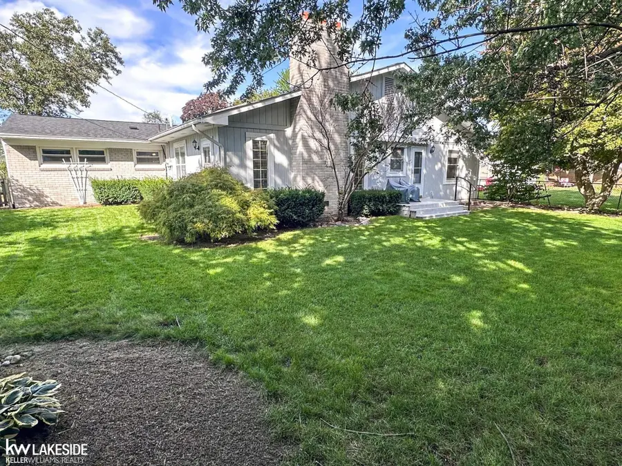 8540 Timberline DR, Shelby, MI 48316 - #2