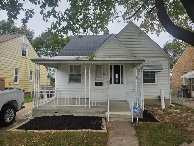 8059 Coolidge RD, Center Line, MI 48015 - #1