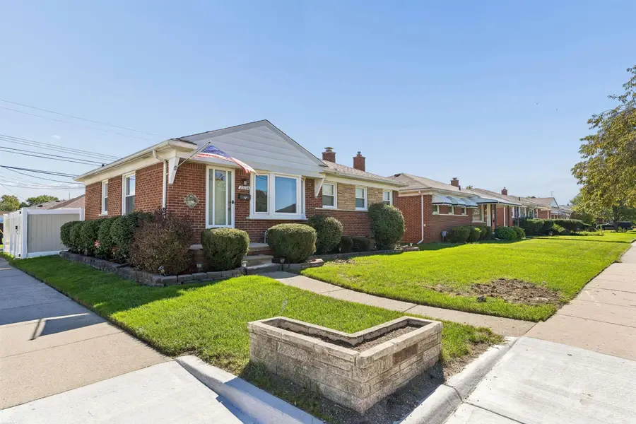 25724 Koontz ST, Roseville, MI 48066 - #2