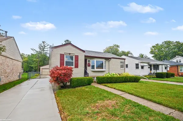 22801 Violet, StClairShores, MI 48082