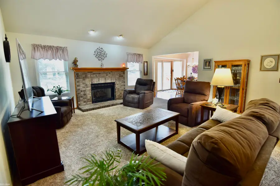 51959 Plum Creek DR, Chesterfield, MI 48047 - #2