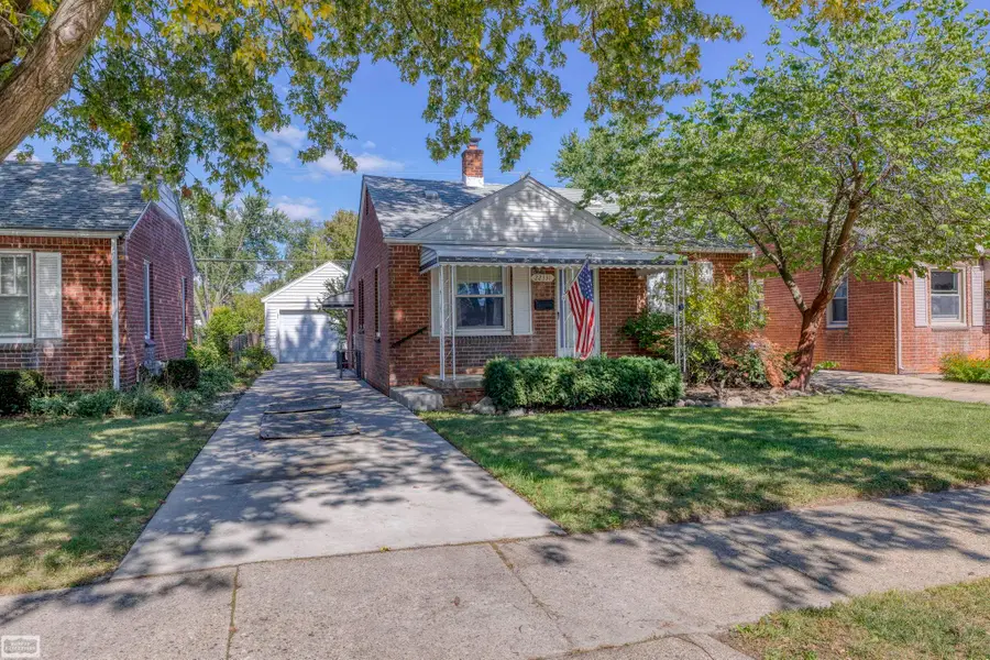 22331 Harper Lake AVE, Saint Clair Shores, MI 48080 - #3