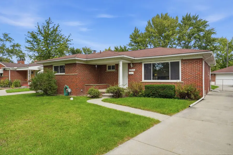 27830 Lorraine ST, Warren, MI 48093 - #3