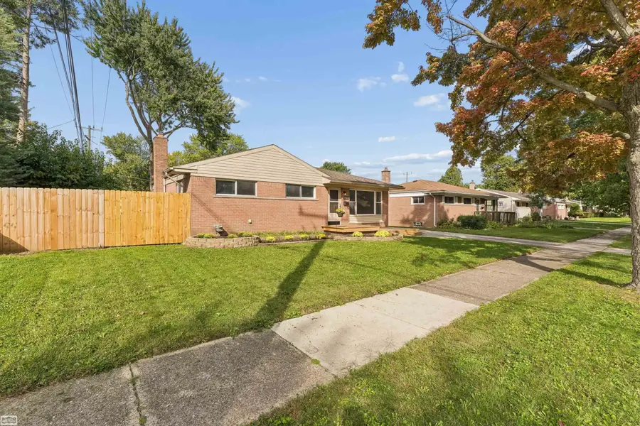 35831 Rewa ST, Clinton Township, MI 48035 - #3