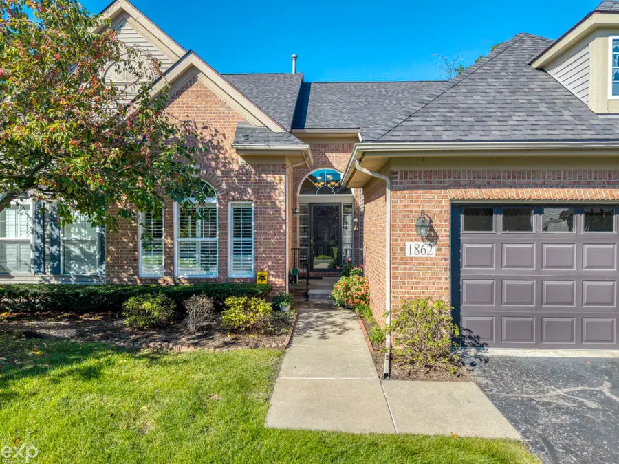 1862 Treyborne CIR, Commerce Township, MI 48390 - #2