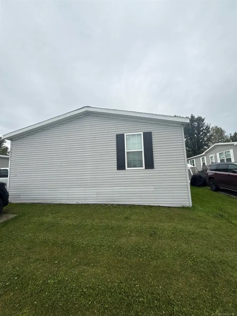 58421 Brookside DR, New Haven, MI 48048 - #2