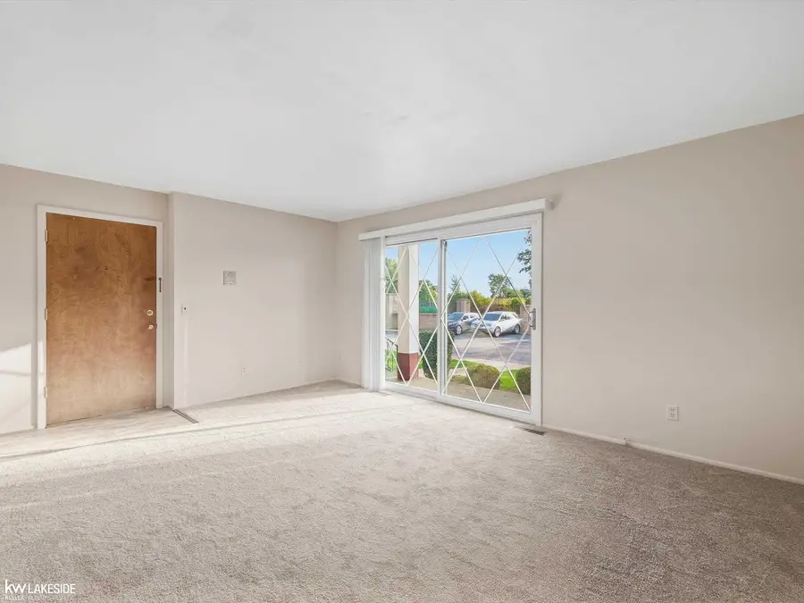 29313 Hayes RD, Warren, MI 48088 - #3