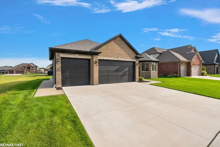 19117 BRIGHTON DR, Macomb, MI 48042 - #3