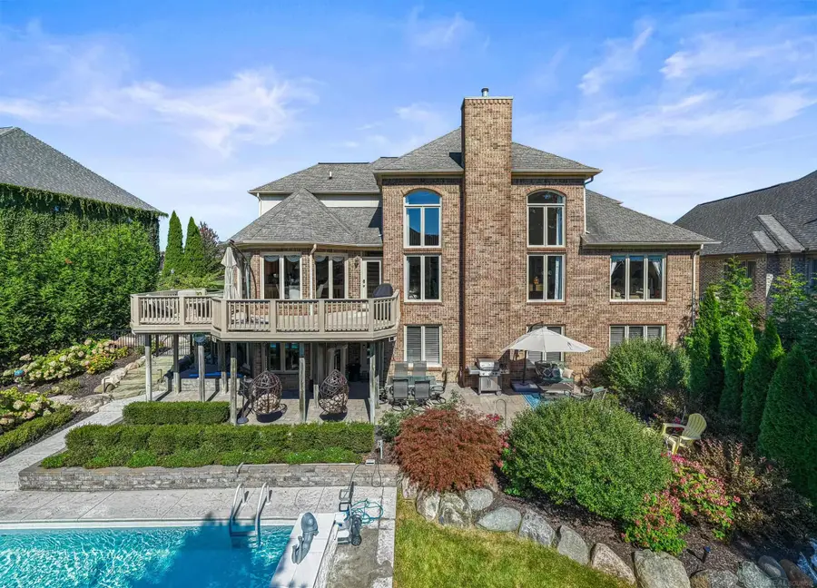 54185 Carrington DR, Shelby, MI 48316 - #2