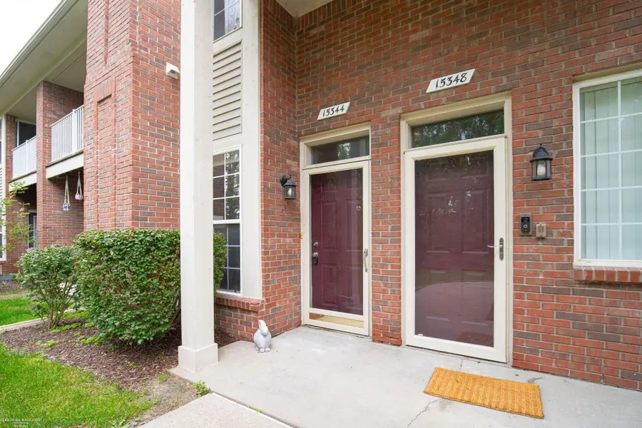 15344 Yale DR, Clinton, MI 48038 - #2