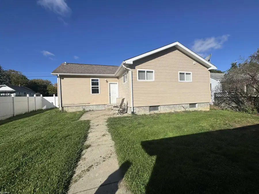 949 Hubbard AVE, Flint, MI 48503 - #2