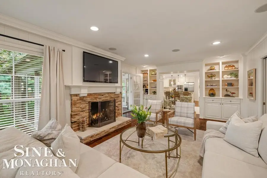 44 N Deeplands RD, Village Of Grosse Pointe Shores, MI 48236 - #3