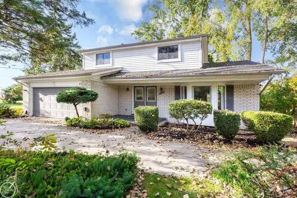 33614 Lakeview DR, Chesterfield, MI 48047