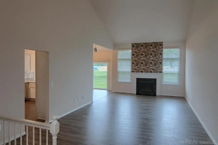 30496 Berghway TRL, Warren, MI 48092 - #2
