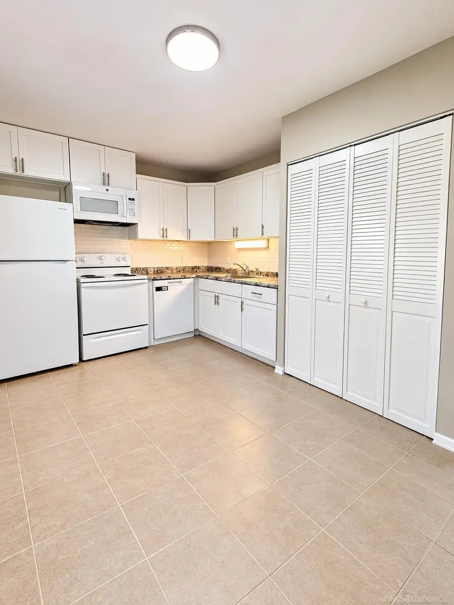 2713 Military ST, Port Huron, MI 48060 - #2