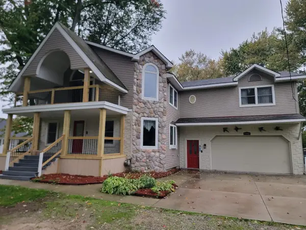 37861 townhall DR, HarrisonTownship, MI 48045