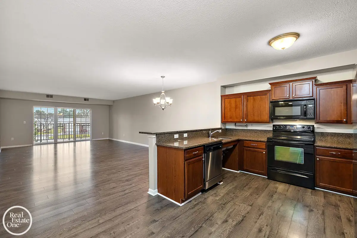 2118 Country Club DR, Saint Clair Shores, MI 48082 - #1