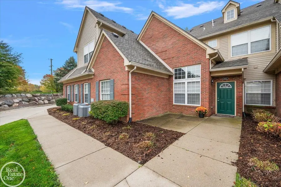 7856 Marie DR, Shelby, MI 48316 - #3