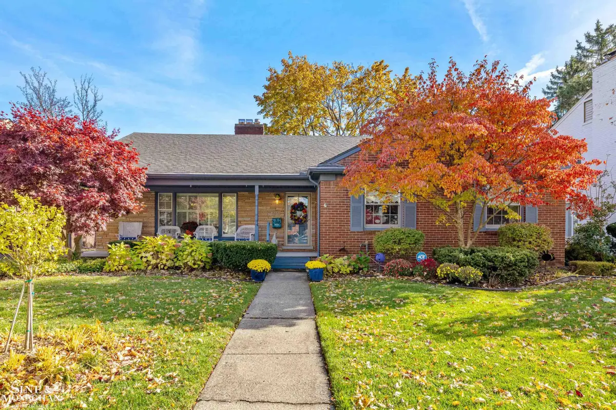 20130 Fairway DR, Grosse Pointe Woods, MI 48236 - #1