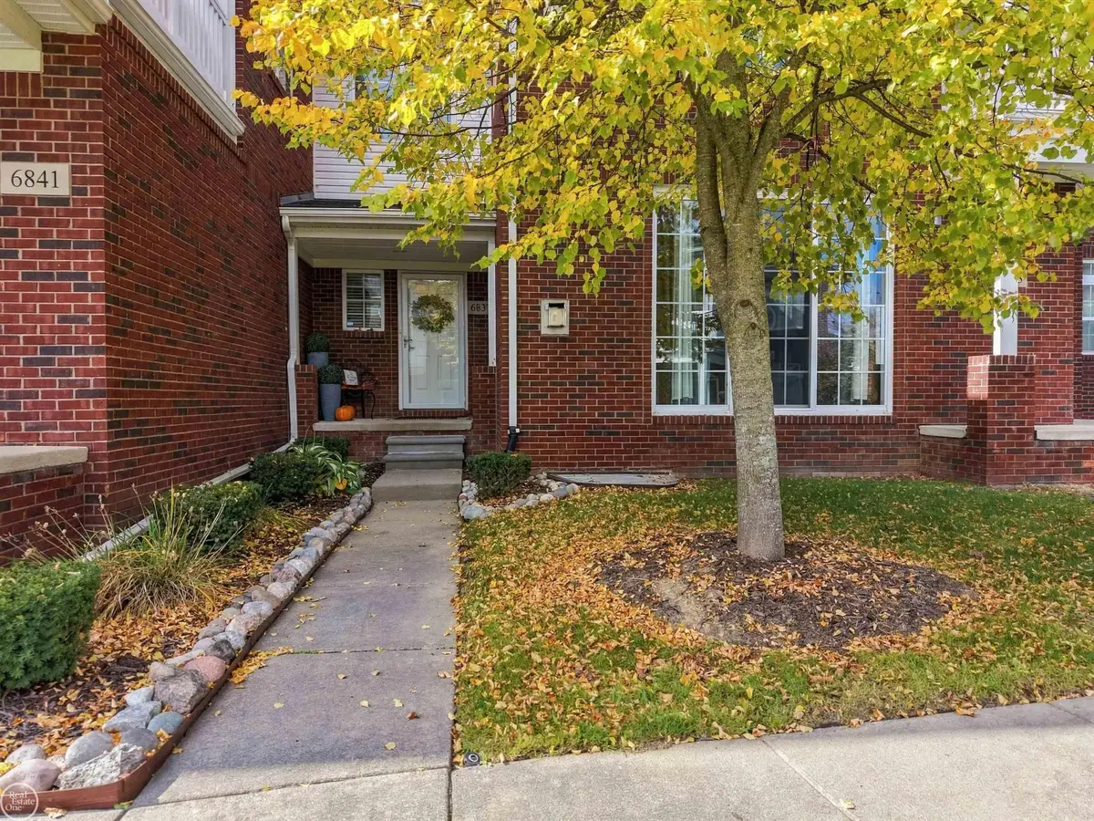 6837 Boulder Pointe DR, Washington, MI 48094 - #1