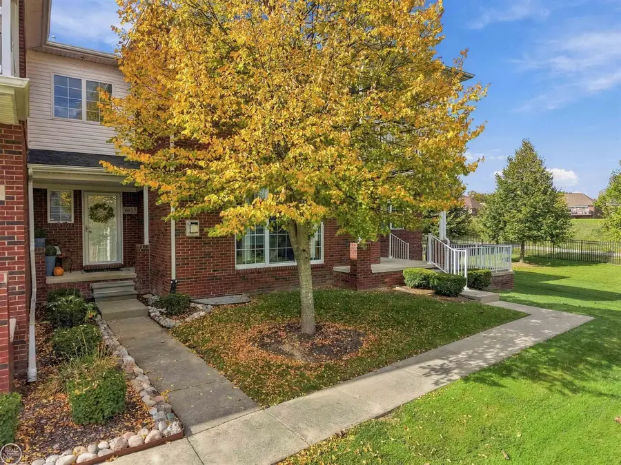 6837 Boulder Pointe DR, Washington, MI 48094 - #2