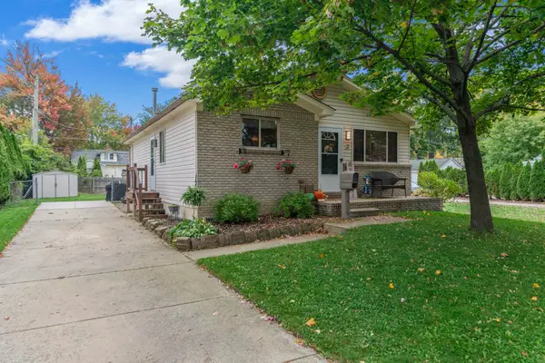 27 Eastman ST, MtClemens, MI 48043