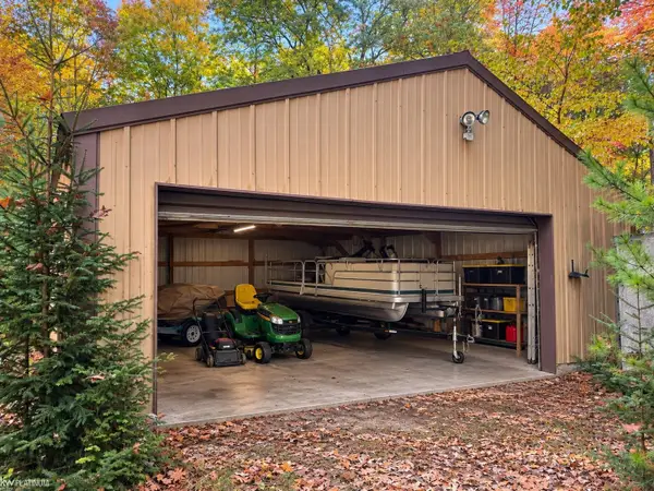 4692 Harlan RD, Hale, MI 48739