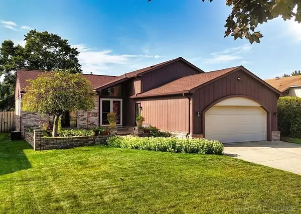 13742 Brookside DR, SterlingHeights, MI 48313