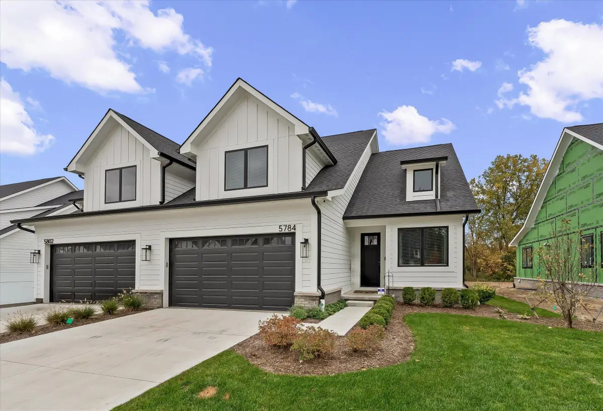 5784 Heights DR, Sterling Heights, MI 48314 - #1