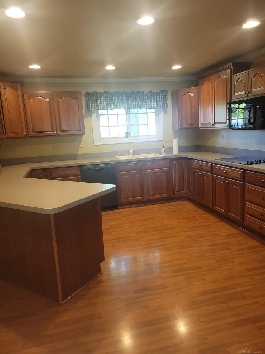 64433 Hartway RD, Ray, MI 48096 - #2