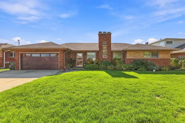 22458 Lakecrest, StClairShores, MI 48081