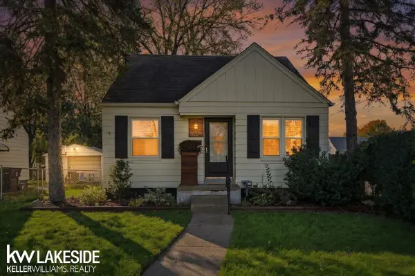 8204 Standard ST, CenterLine, MI 48015
