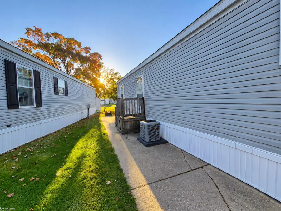 912 Cour Retta, Warren, MI 48091 - #3
