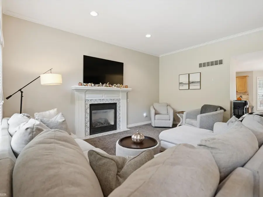 11950 Lilac LN, Shelby, MI 48315 - #3