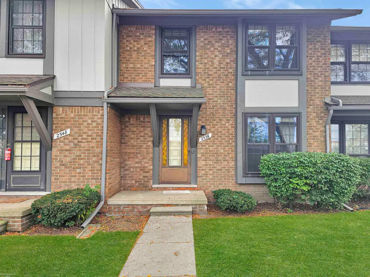 2536 Chalk Farm RD, Warren, MI 48091 - #1