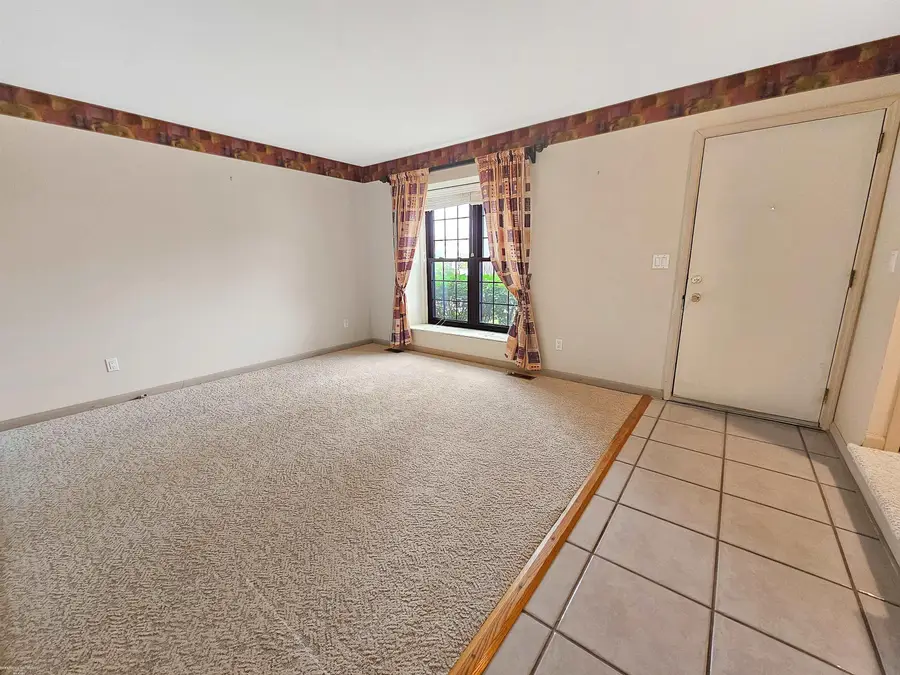 2536 Chalk Farm RD, Warren, MI 48091 - #2