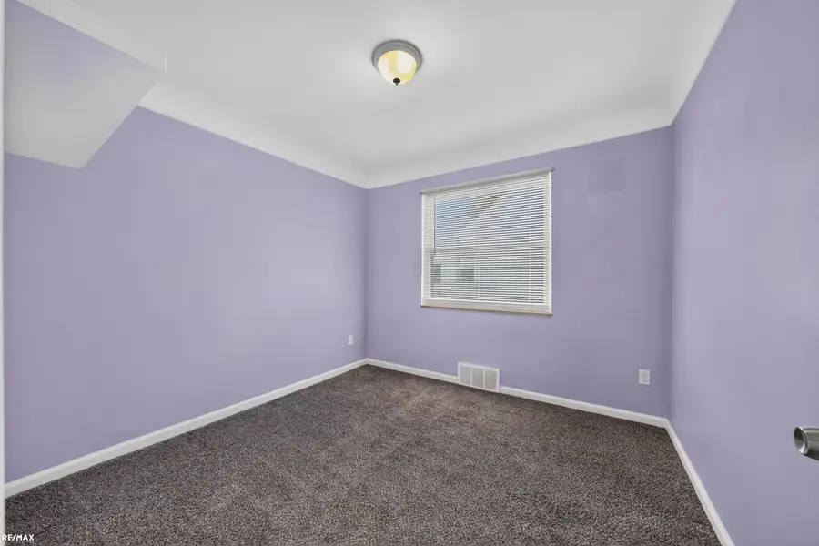 8175 Mackay CT, Utica, MI 48317 - #3