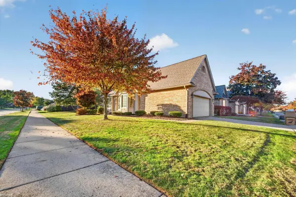 54325 Cambridge DR, ShelbyTwp, MI 48315
