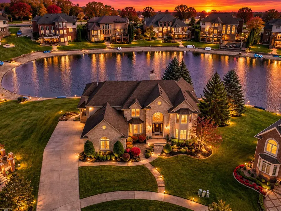 54710 Sea Gull CT, Shelby, MI 48315 - #2