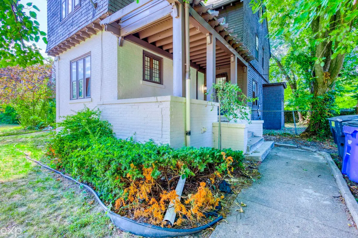 8129 E Lafayette ST, Detroit, MI 48214 - #1