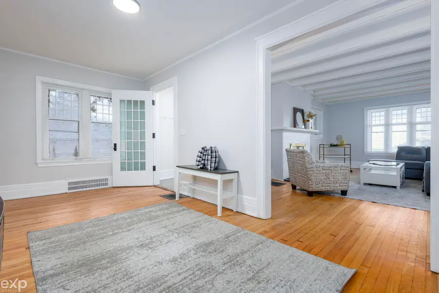 8129 E Lafayette ST, Detroit, MI 48214 - #3