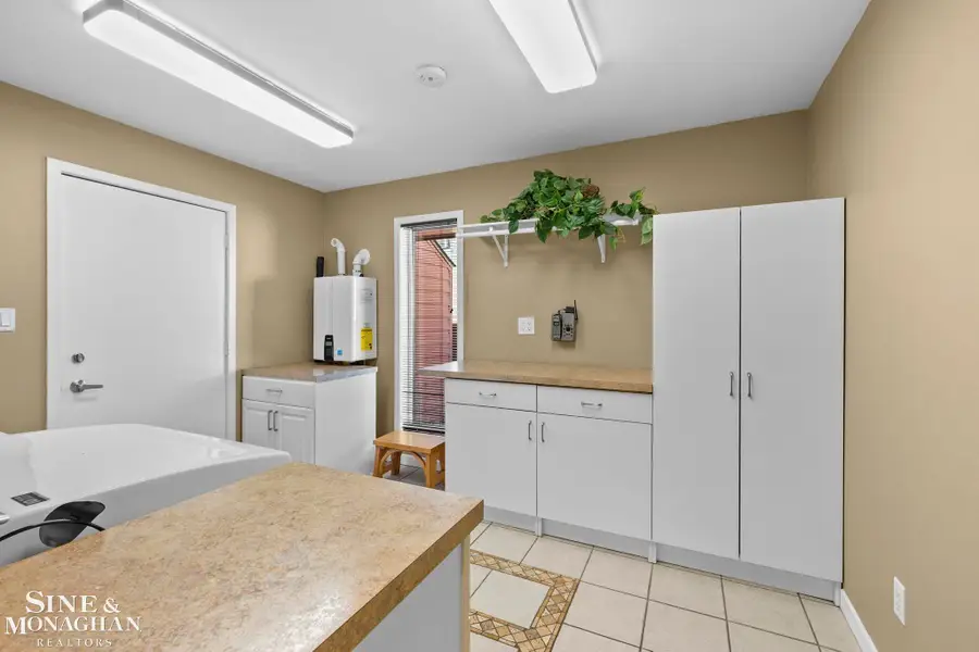 22441 Milner ST, Saint Clair Shores, MI 48081 - #2