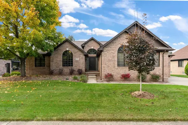 52655 Chestnut Grove LN, ShelbyTwp, MI 48316