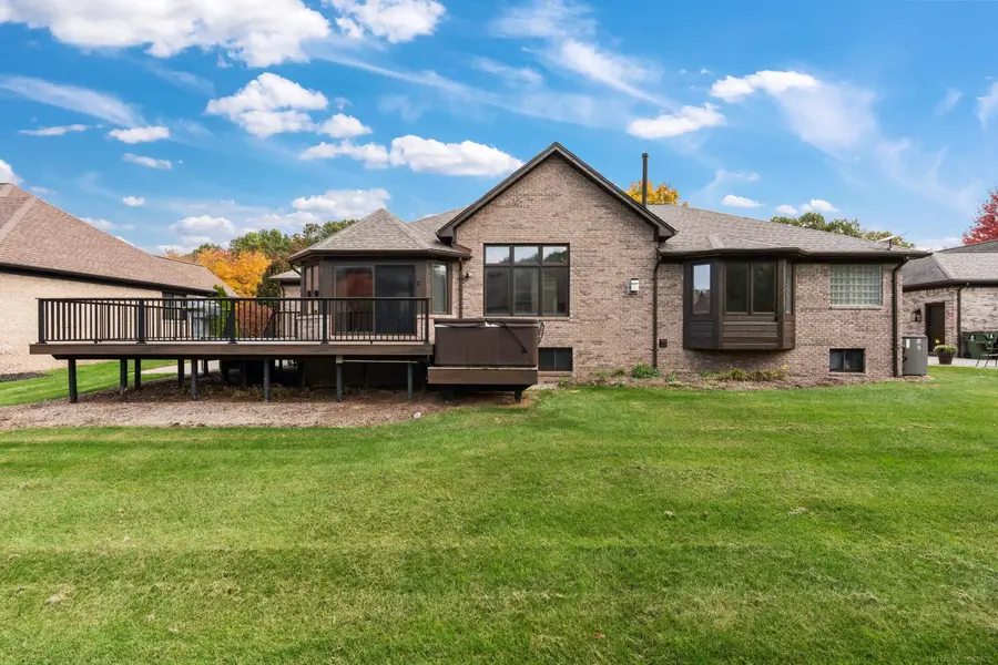 52655 Chestnut Grove LN, Shelby, MI 48316 - #2
