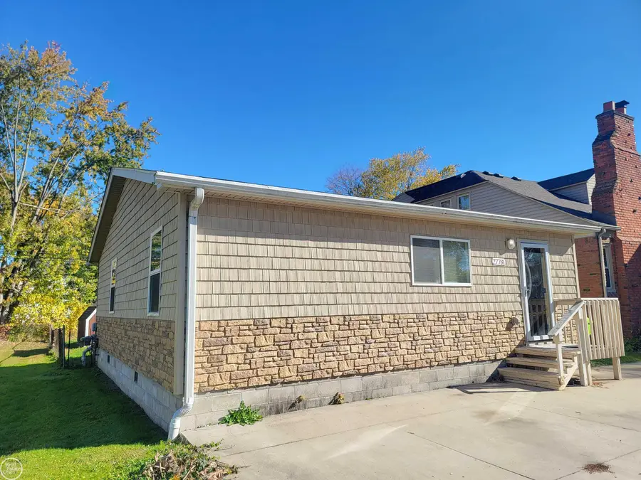 27781 Moran ST, Harrison Township, MI 48045 - #3