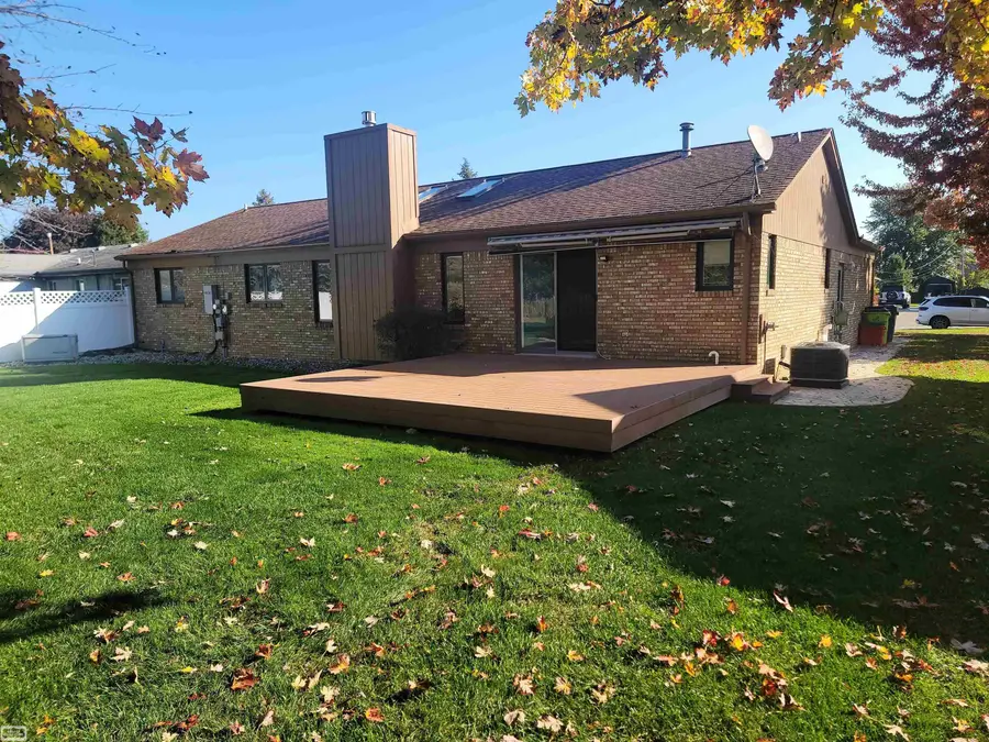 39029 Clearview ST, Harrison Township, MI 48045 - #2