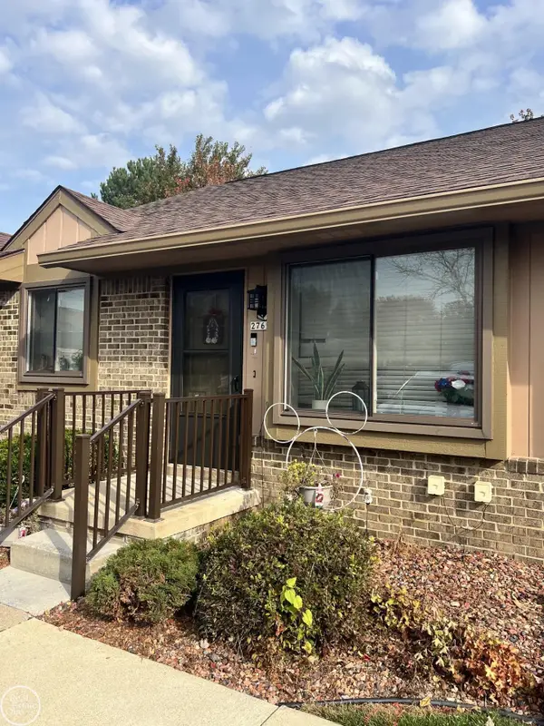 27656 TRAILBROOKE CIR, Westland, MI 48185