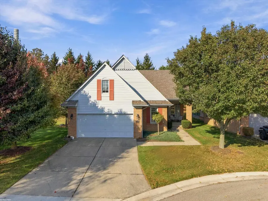 43827 Perignon DR, Sterling Heights, MI 48314 - #3