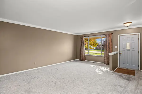 34158 Shearing DR, SterlingHeights, MI 48312