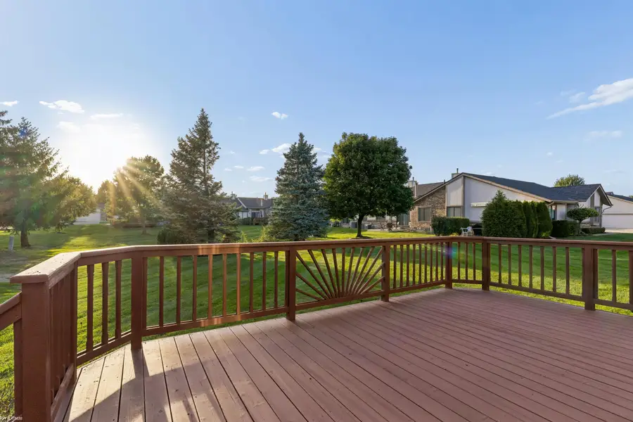 38869 E Windmill Pointe, Clinton Township, MI 48038 - #2